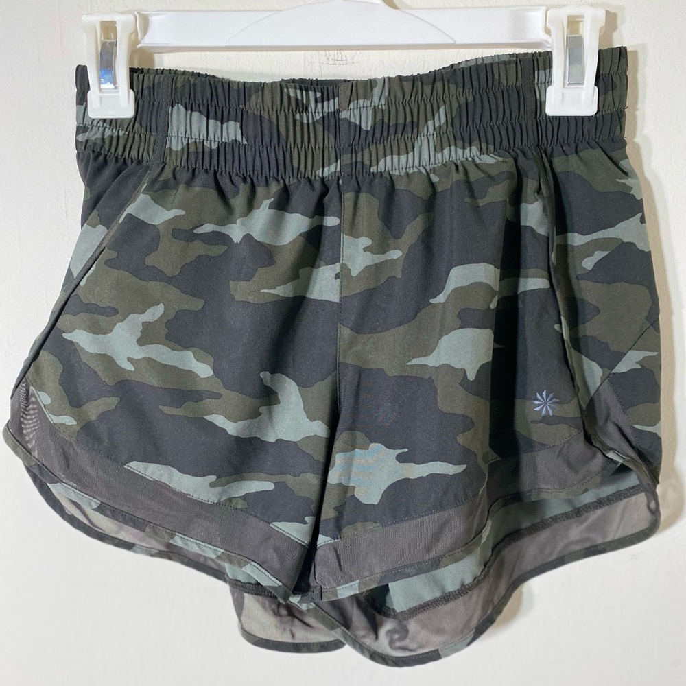 Athleta Women’s Shorts Camo Green Camouflage Shorts Size XS